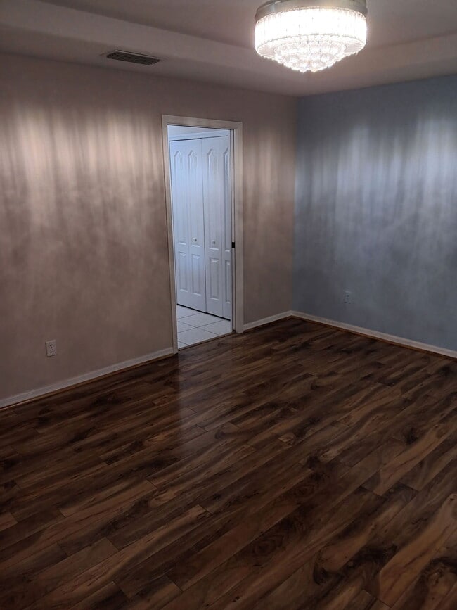 Building Photo - 1305 Shadow Path Dr