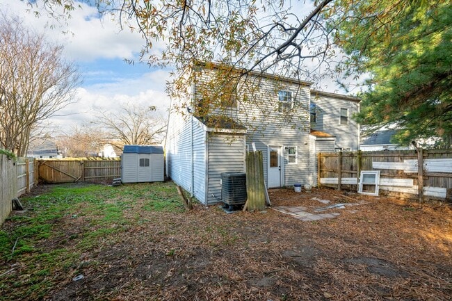 Building Photo - 163 Spruance Rd