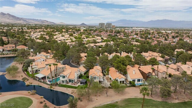 Building Photo - 8949 Diamond Falls Dr