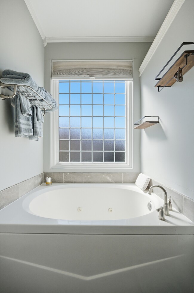 Building Photo - 1005 Bay Breeze Dr