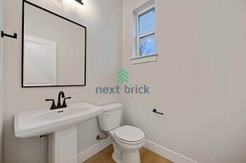 Building Photo - 4 BED & 3.5 SINGLE FAMILY HOUSE FOR RENT