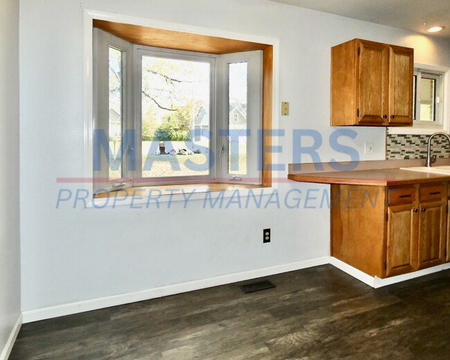 Building Photo - 3 Bedroom House for Rent