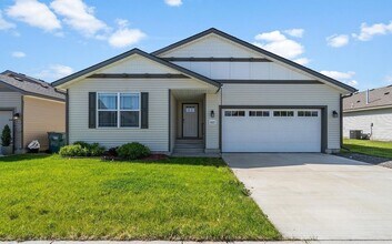 Building Photo - Great Location, Single Family Home, Post F...