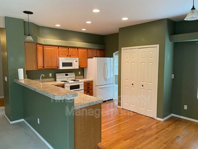 Building Photo - 1628 Lily Lake Dr