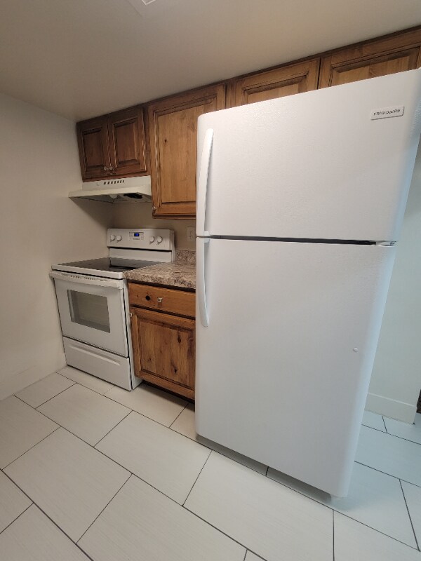 Building Photo - 170 W Foxbridge Dr