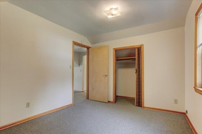 Building Photo - 1803 1/2 11th St
