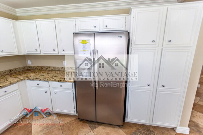 Building Photo - 7420 W Los Gatos Dr