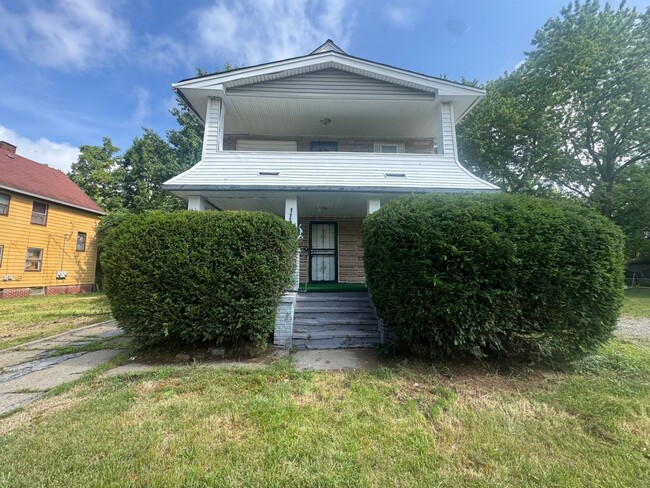 Primary Photo - 11313 Continental Ave