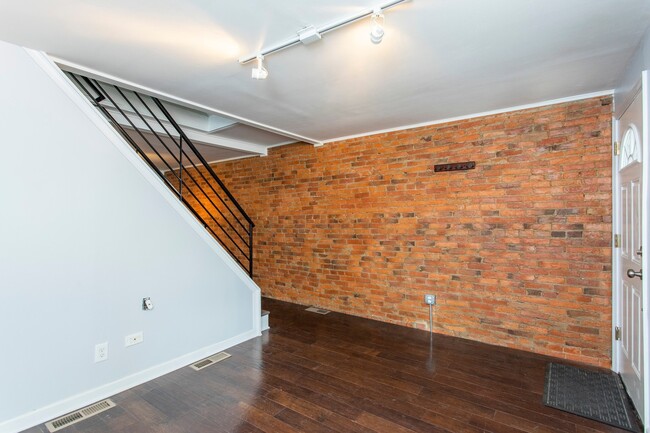 Building Photo - FISHTOWN | 2 bed/1 bath