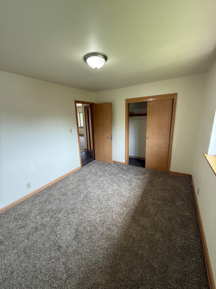 Building Photo - 8226 W Oklahoma Ave