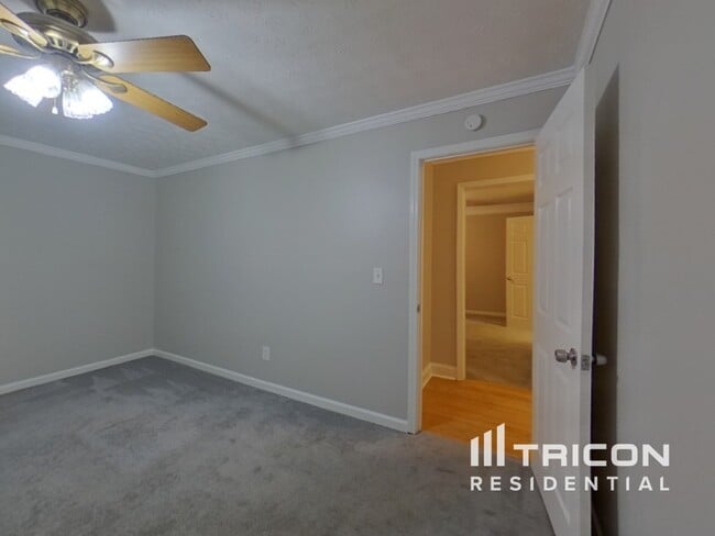 Building Photo - 2142 Red Rose Ln