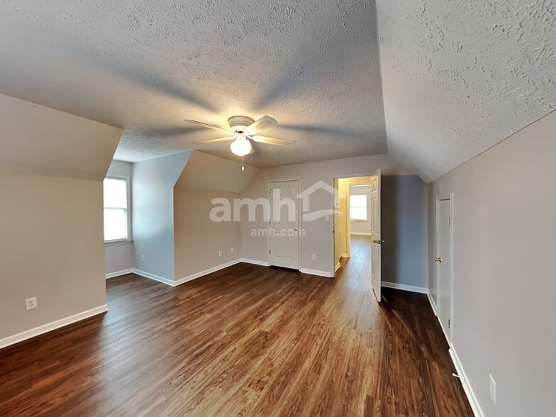 Building Photo - 420 Etowah Valley Way