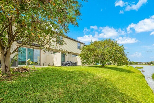 Building Photo - 9210 Hillcroft Dr