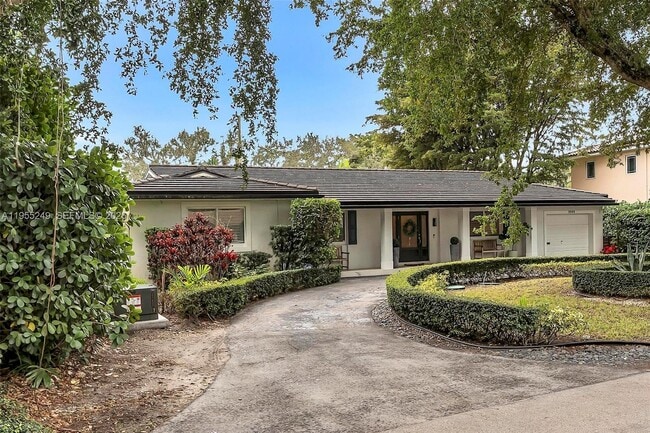 Building Photo - 1444 Mendavia Ave