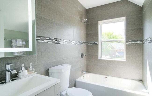 Building Photo - 4410 16th St NE