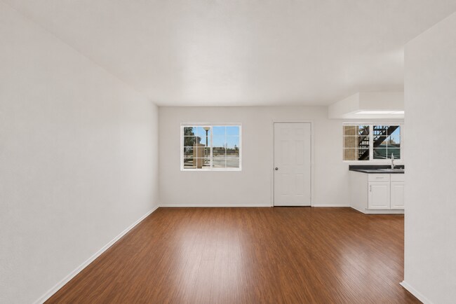 Building Photo - 45 N Phyllis-109