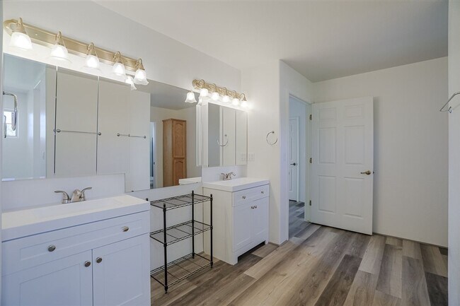 Building Photo - 3 bed 1 bath home in Prescott with utilities included