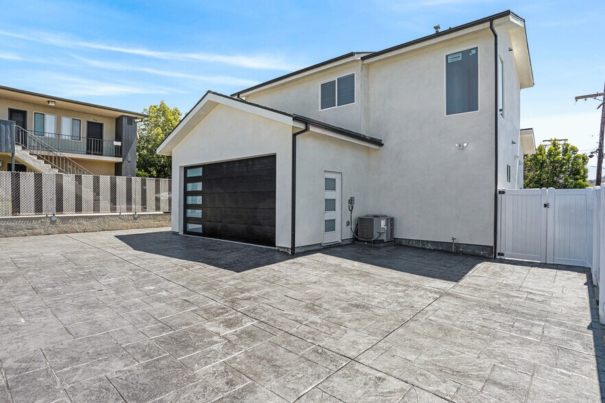 Building Photo - 3820 Orangedale Ave