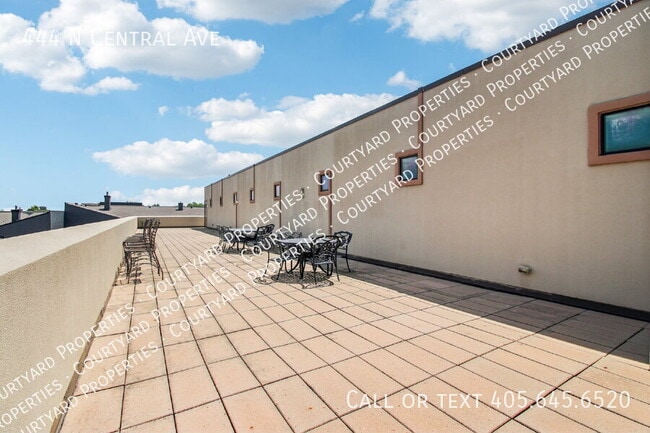 Building Photo - 444 N Central Ave