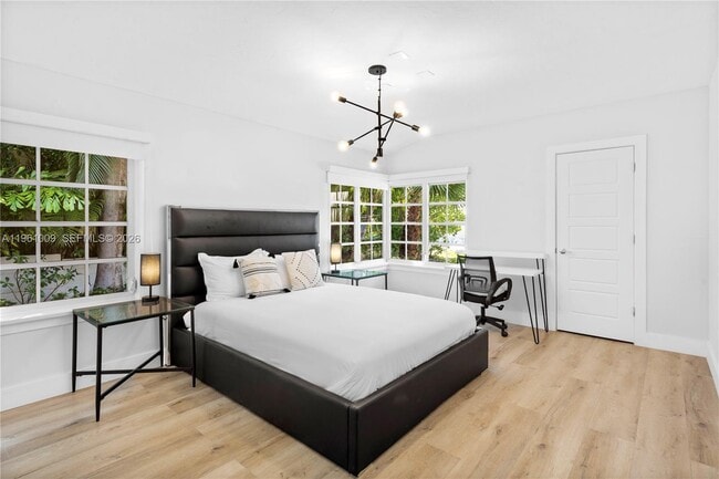 Building Photo - 253 N Coconut Ln