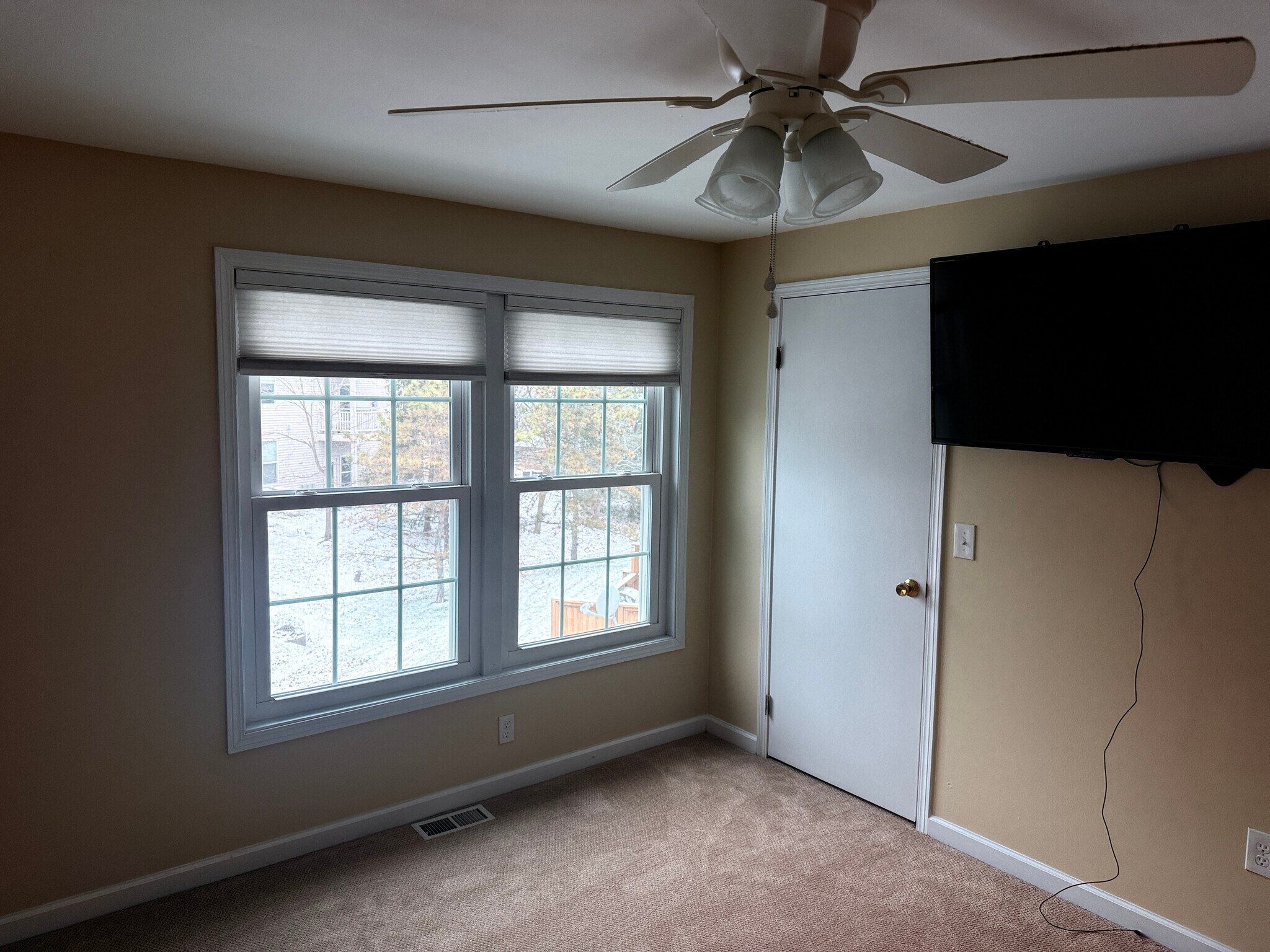 Building Photo - 2275 Nutmeg Ct