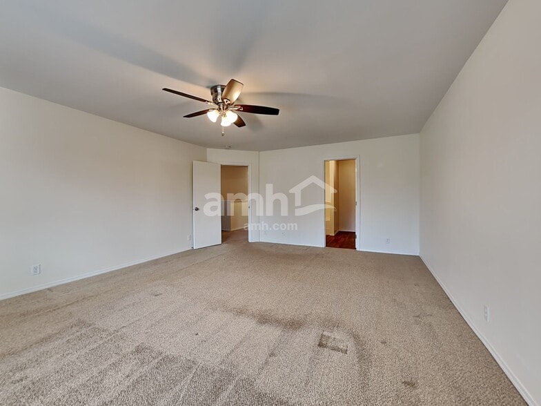 Building Photo - 17924 18th Ave Ct E