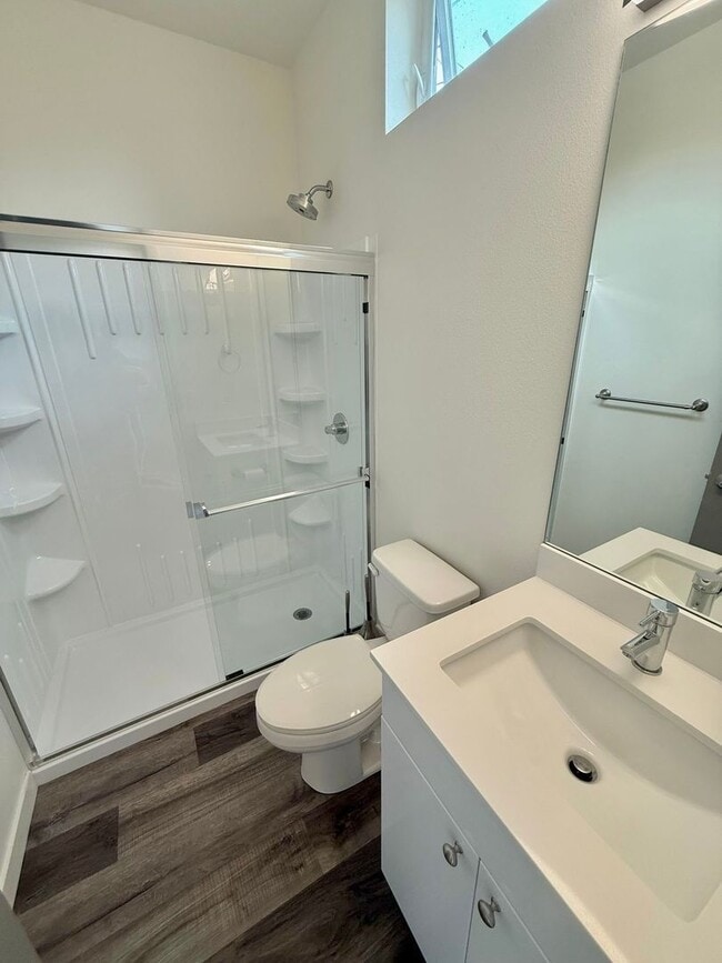 Building Photo - Spacious 8-Bedroom Ravenna Home Near UW & U Village – Perfect for Shared Living