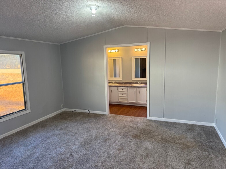 Building Photo - 3895 County Rd 2201