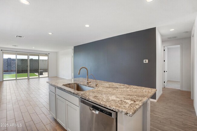 Building Photo - 11341 E Unger Ave