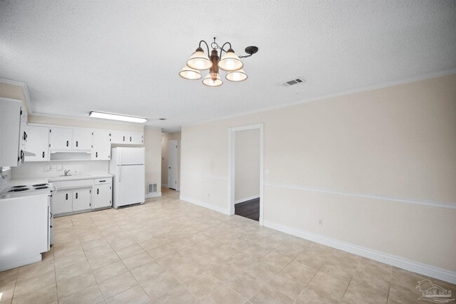 Building Photo - 5719 Ventura Ln