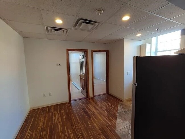 Building Photo - 72 Kneeland St