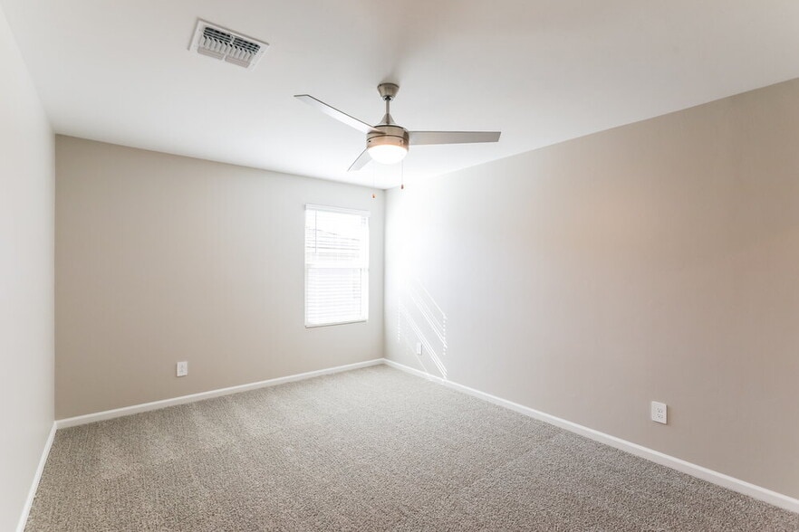 Building Photo - 12705 E Caden Dr