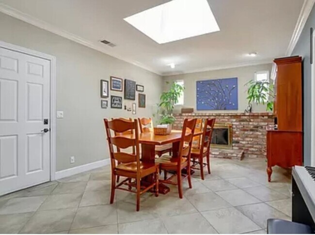 Building Photo - Remodeled Home in Great Location w/ Solar,  Central A/C & No Carpets!!