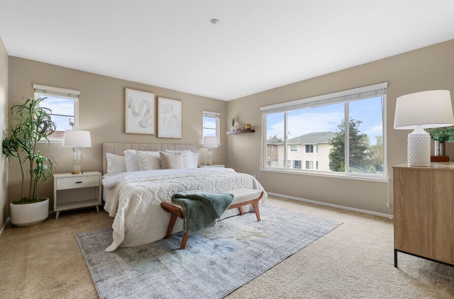Building Photo - 6953 Bear Creek Dr