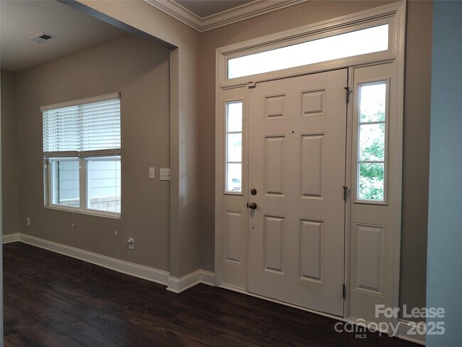 Building Photo - 9415 Segundo Ln