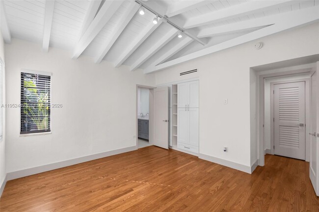 Building Photo - 3519 Toledo St