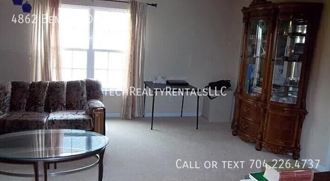 Building Photo - 4862 Benhill Dr