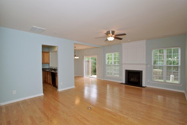 Building Photo - 2105 Corwith Dr