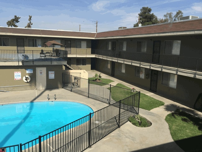 Building Photo - Sierra View Apartments