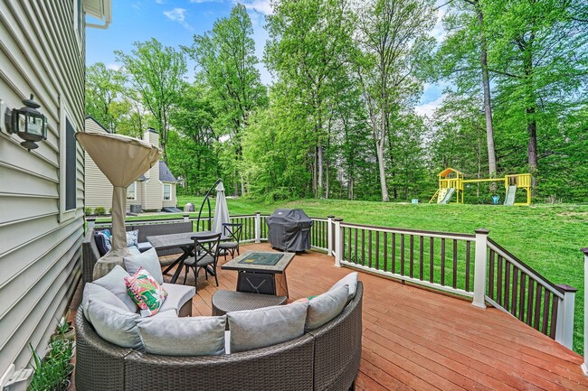 Building Photo - 4 Bedroom 4 Bath culdesac home in the Hart...