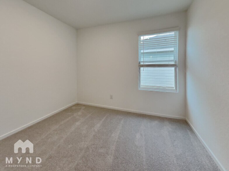 Building Photo - 510 River Run Wy