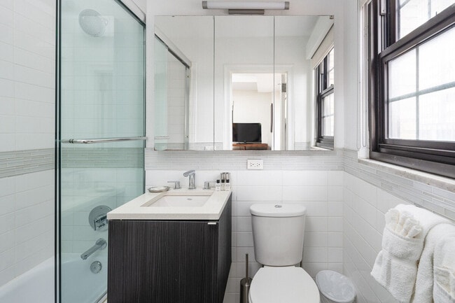 Building Photo - 437 E 49th St