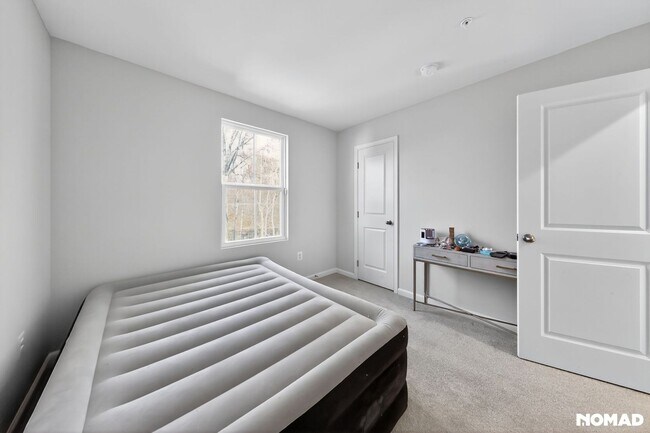 Building Photo - 41 Teatree Ln