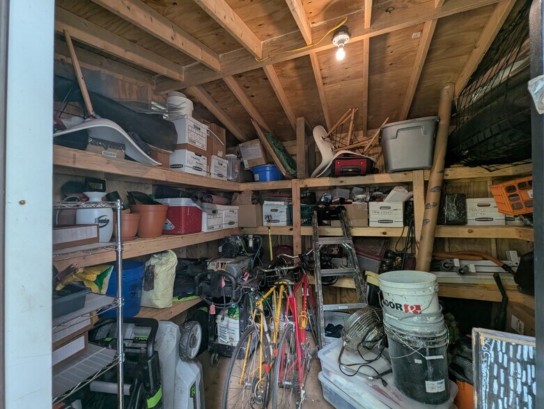 Shed storage in backyard - 910 NW 29th Pl