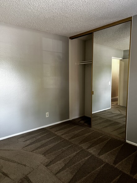 Building Photo - 2716 W Avenue K4