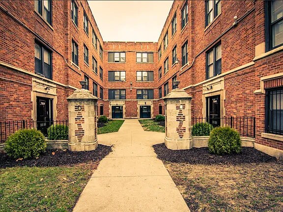 Building Photo - 7640 S Stewart Ave