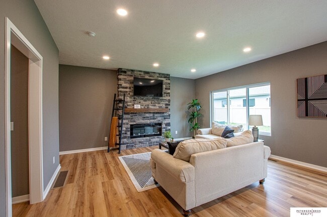 Building Photo - 14804 Willow St