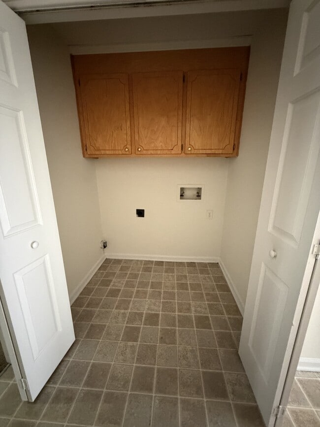 Building Photo - 3811 Sterling Pointe Dr