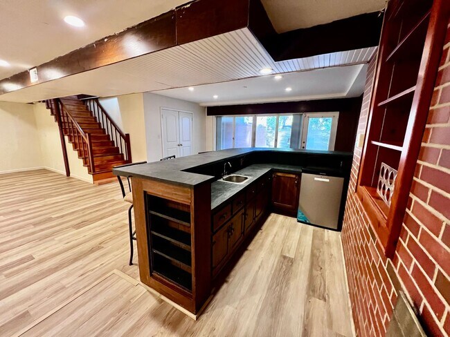 Building Photo - STUNNING home with fully finished BASEMENT!!!