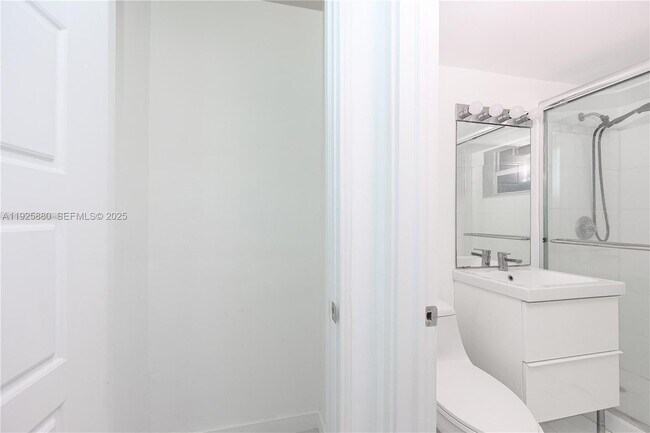 Building Photo - 6944 Byron Ave